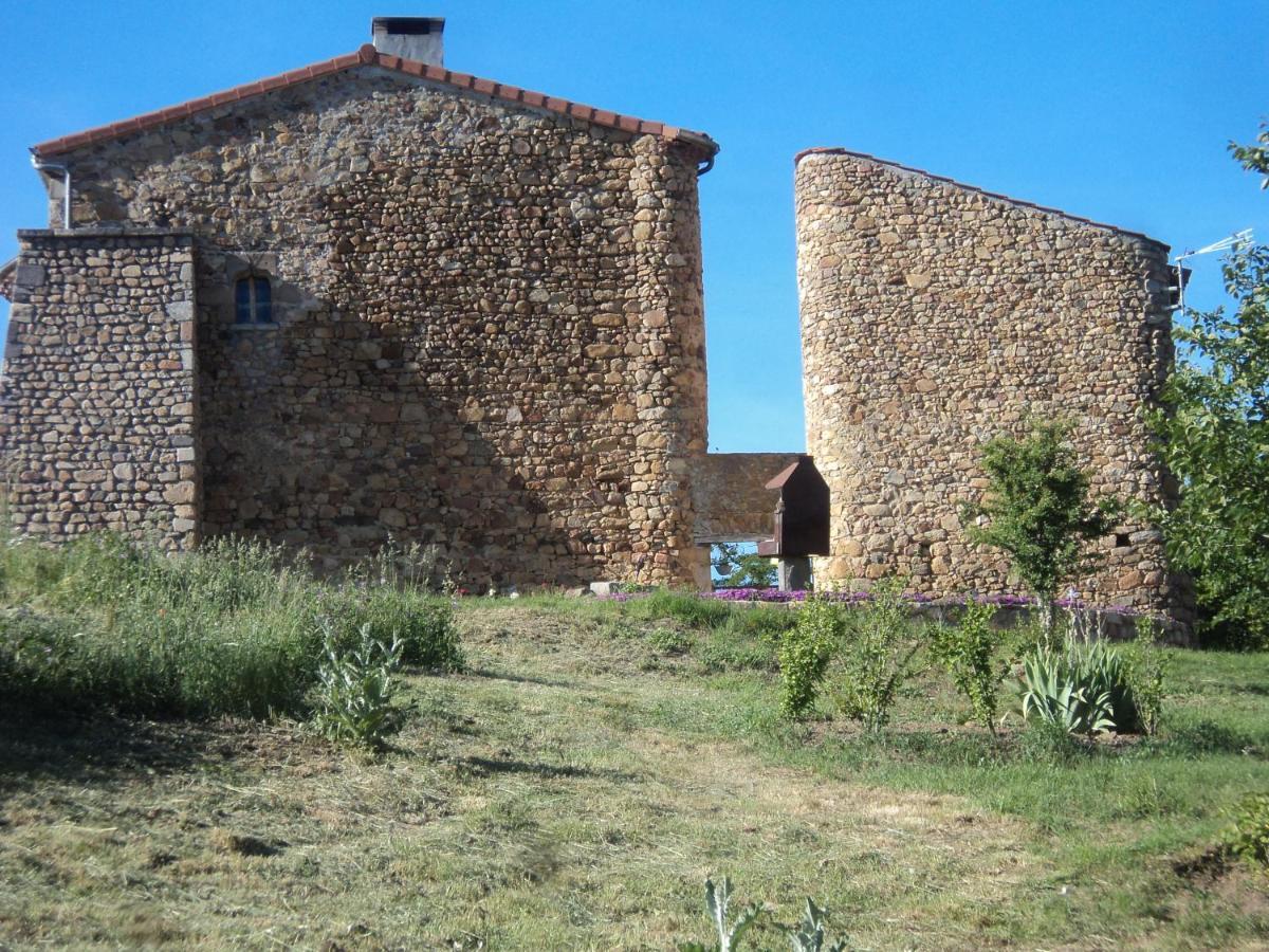 Bed and Breakfast Le Donjon De La Reine Margot Beaumont  Экстерьер фото