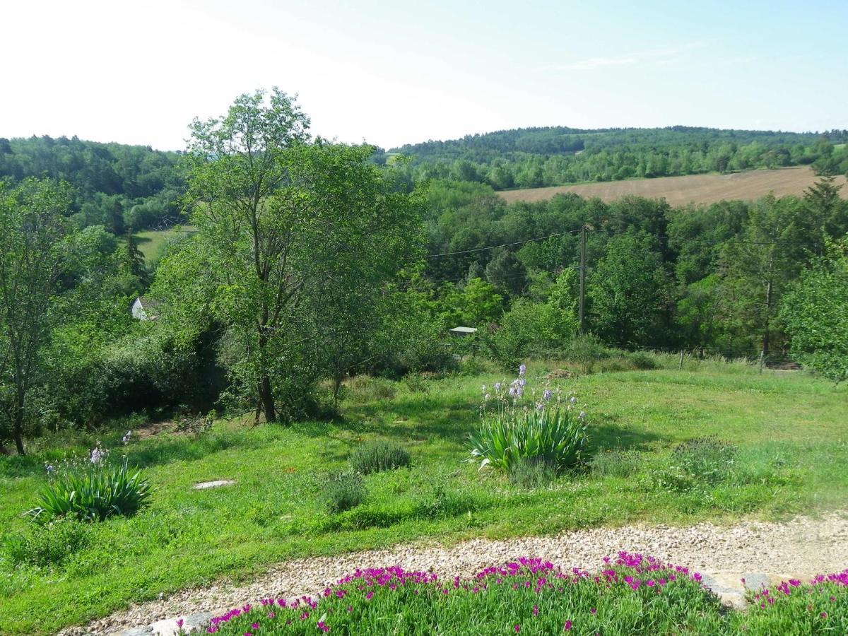 Bed and Breakfast Le Donjon De La Reine Margot Beaumont  Экстерьер фото